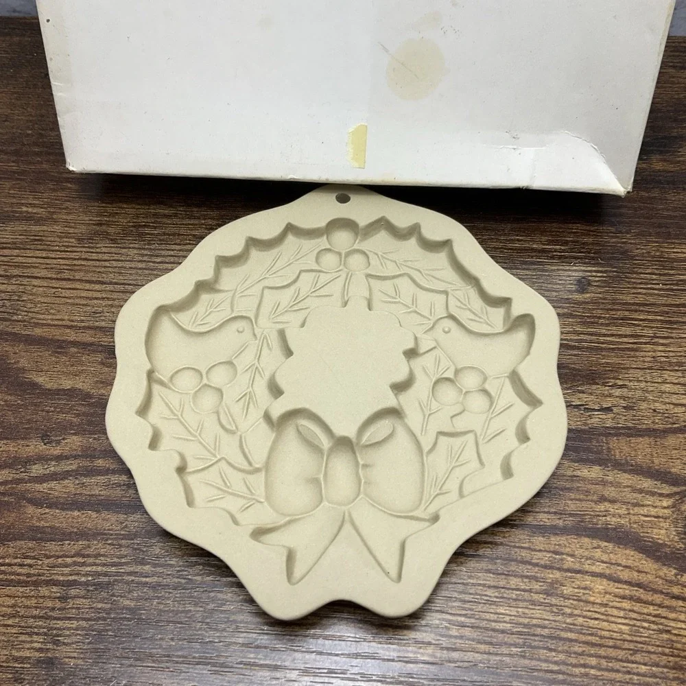 Brown Bag Cookie Art Mold‎ Wreath 1988 Holly Bird Stoneware Vintage Box